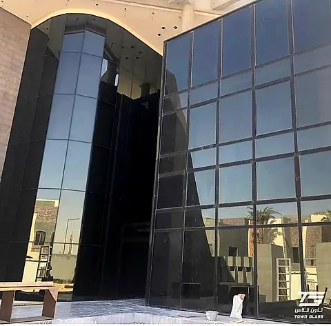 الواجهات الزجاجية — من مشاريع تاون قلاس (10)