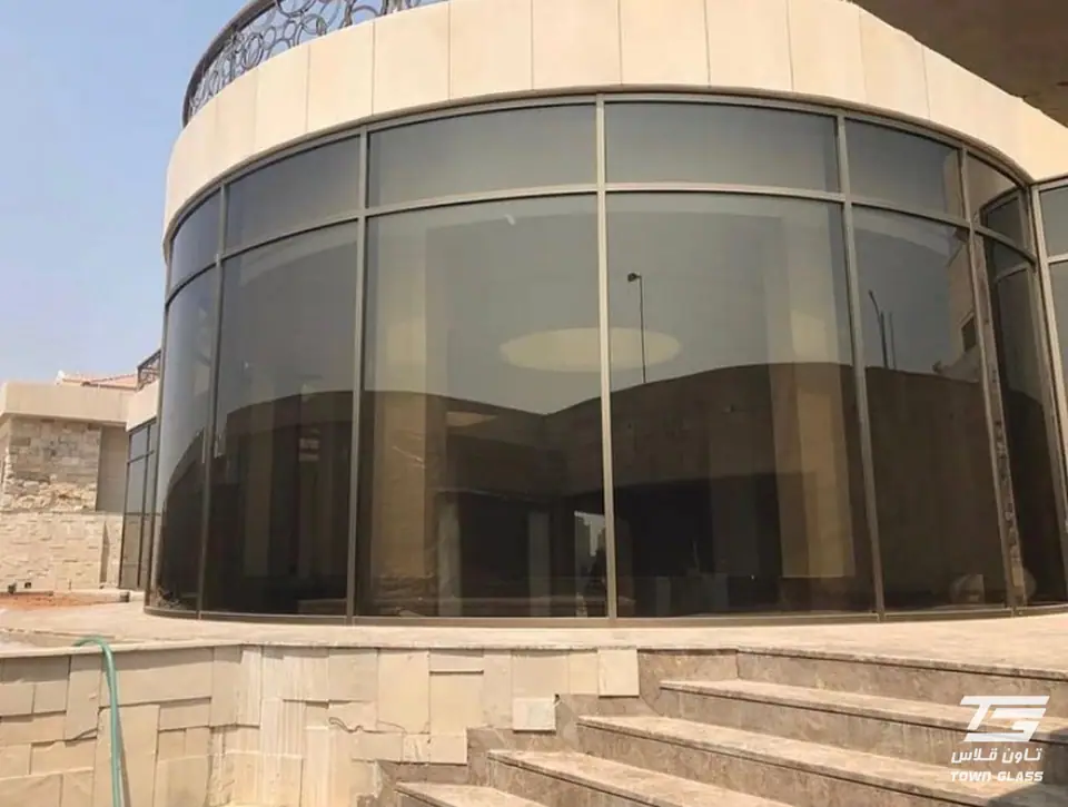 الواجهات الزجاجية — من مشاريع تاون قلاس