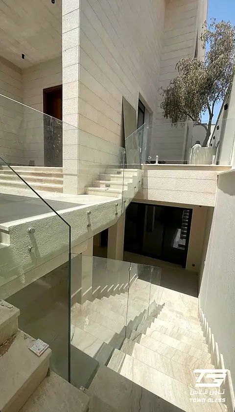 درابزين الزجاج — من مشاريع تاون قلاس (3)